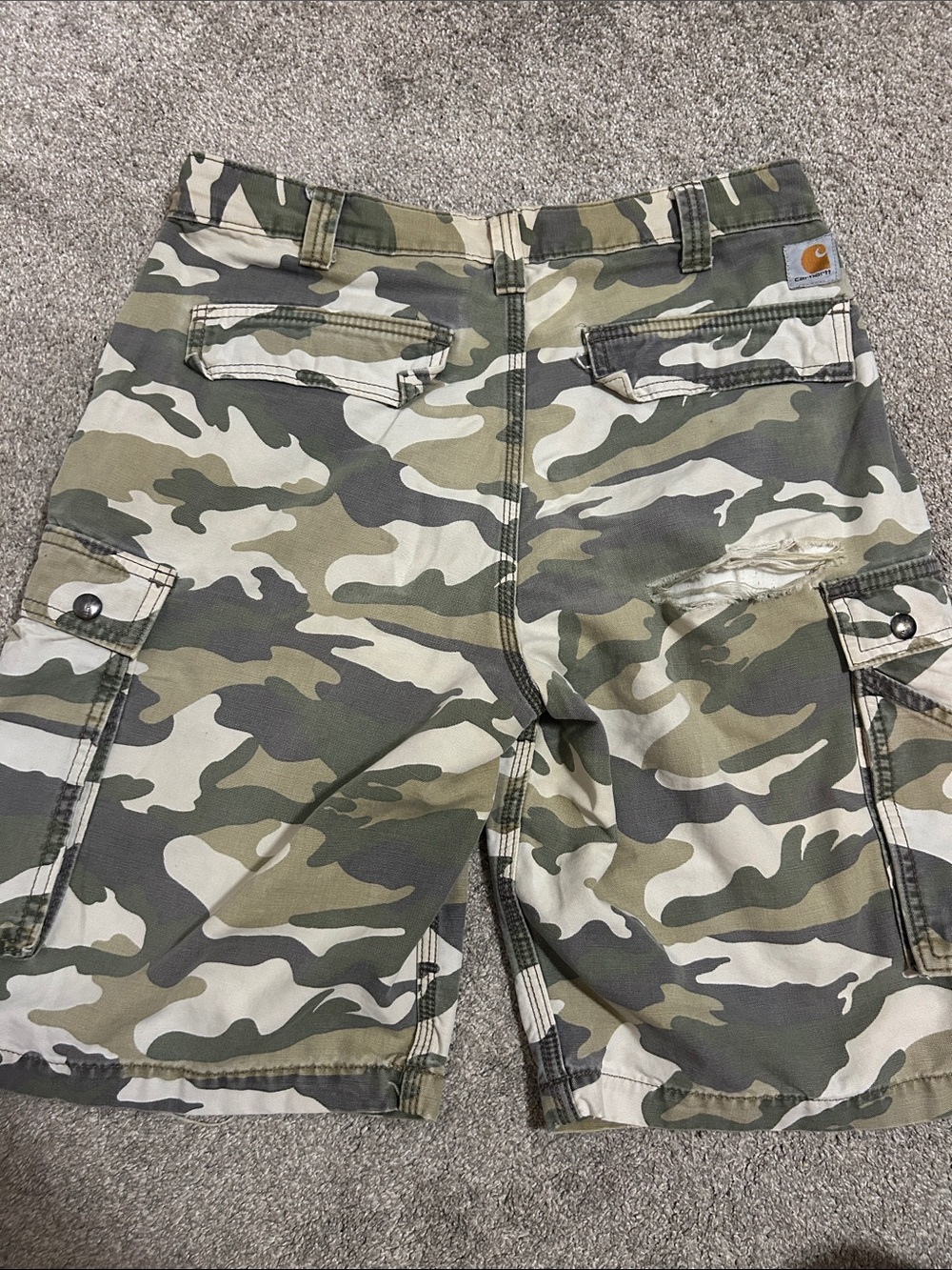 Vintage Carhartt Distressed Camo Cargo Shorts Relaxed Fit - Picture 2 of 8